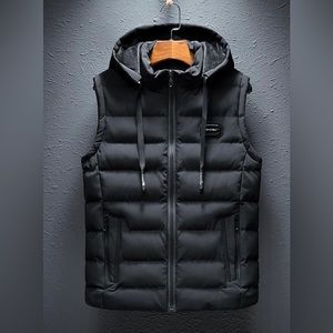 NWT Limitsix Paris Hooded Puffer Vest size Small in black